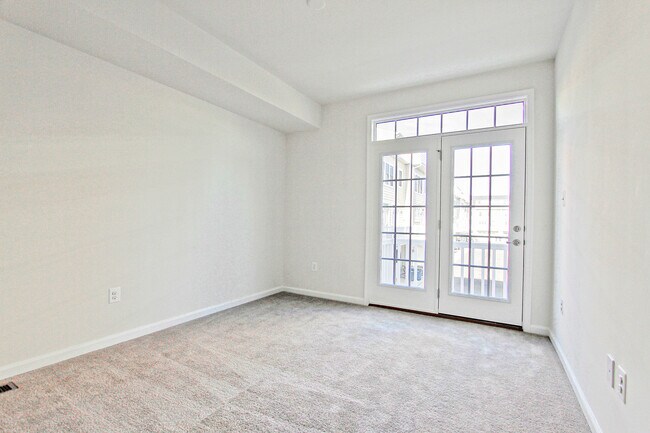 Building Photo - 13652 Endeavour Dr