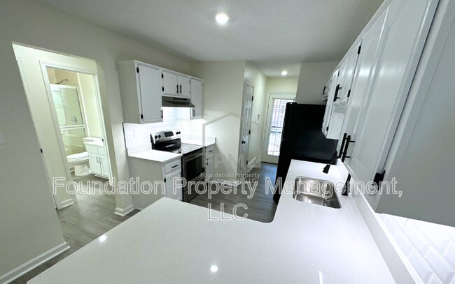 Building Photo - 1818 Winship Dr