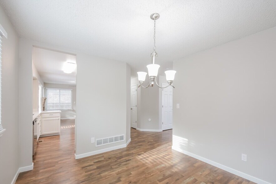 Building Photo - 6644 E 123rd Dr