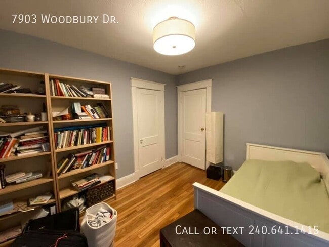 Building Photo - 7903 Woodbury Dr