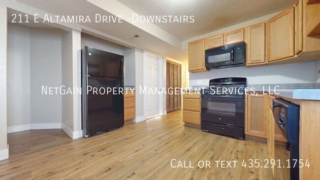 Building Photo - 211 E Altamira Dr