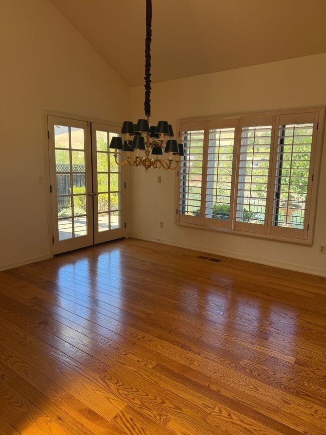 Building Photo - 742 Liquidamber Pl