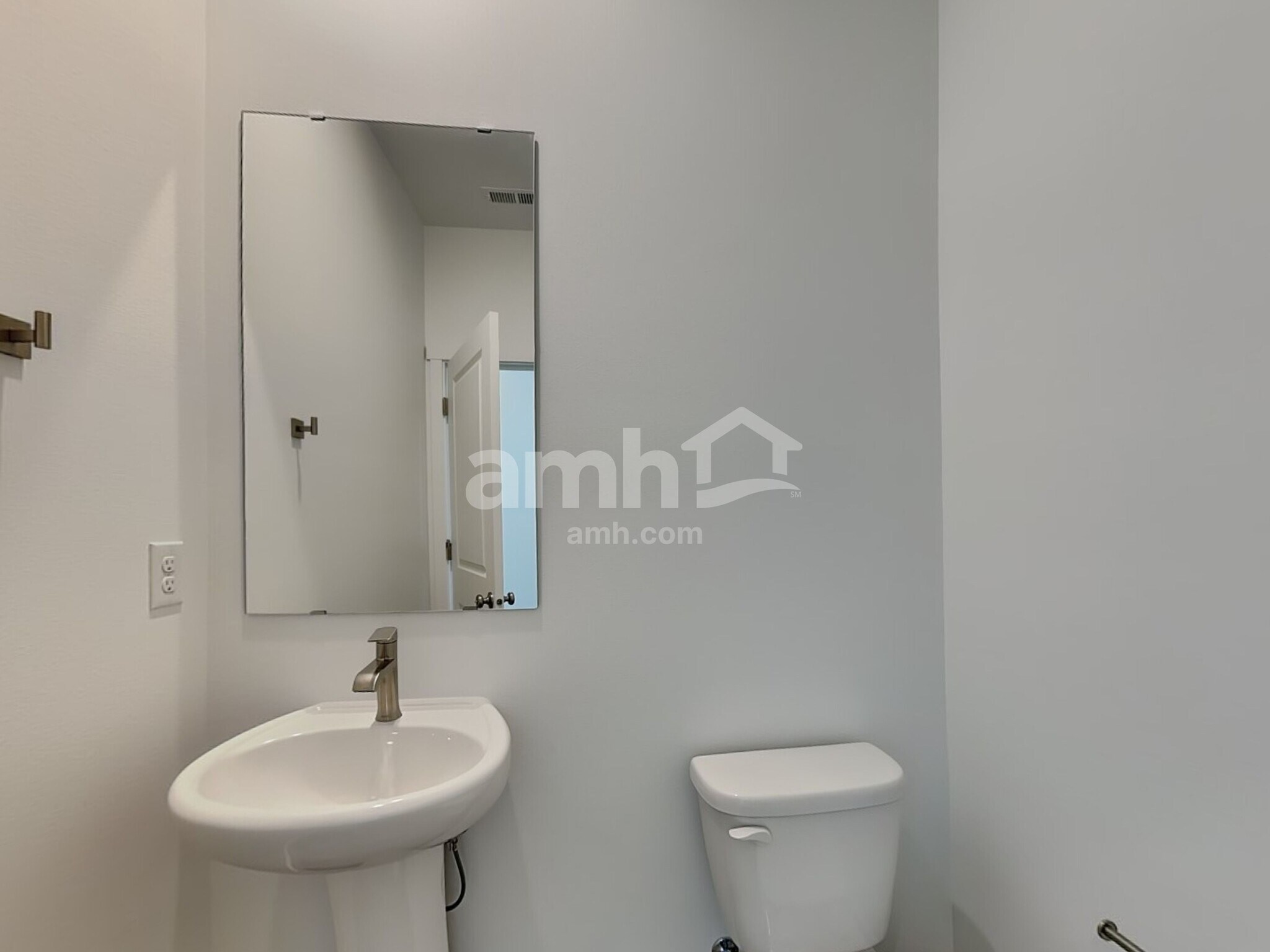 Building Photo - 5109 Turnstone St SE