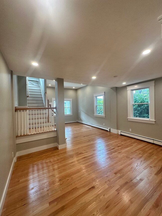 Building Photo - 54 Hebron Ave