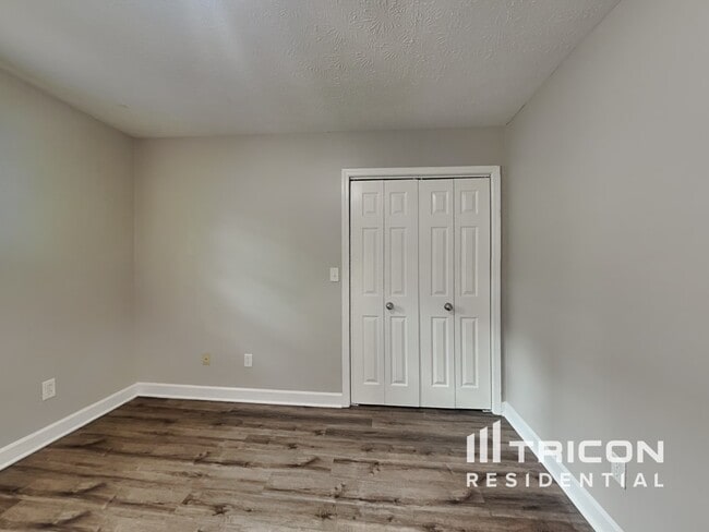 Building Photo - 3616 Zoar Rd