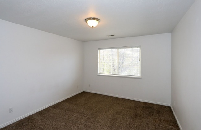 Building Photo - 10505 Sage Flats Way