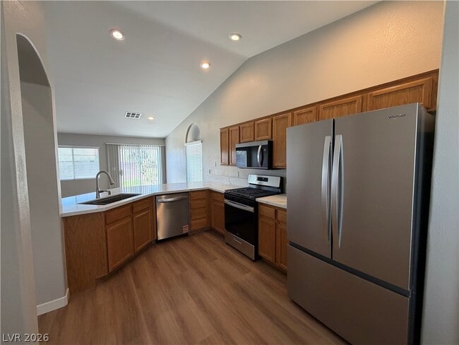 Building Photo - 2139 Meadow Green Ave