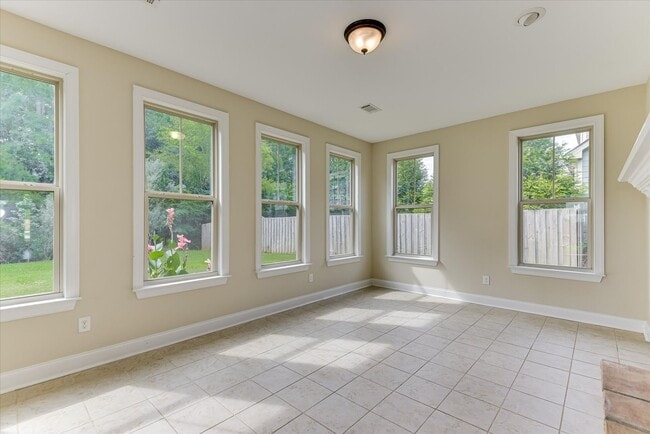 Building Photo - 4215 Windslow Dr