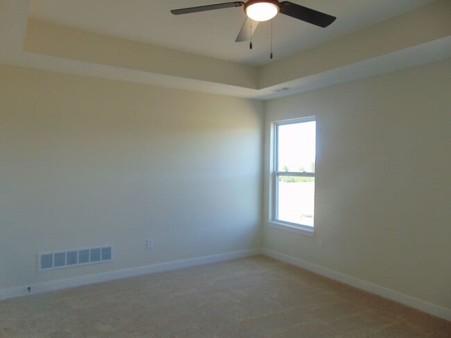 Building Photo - New Modern 3 Bed 2 Bath House
