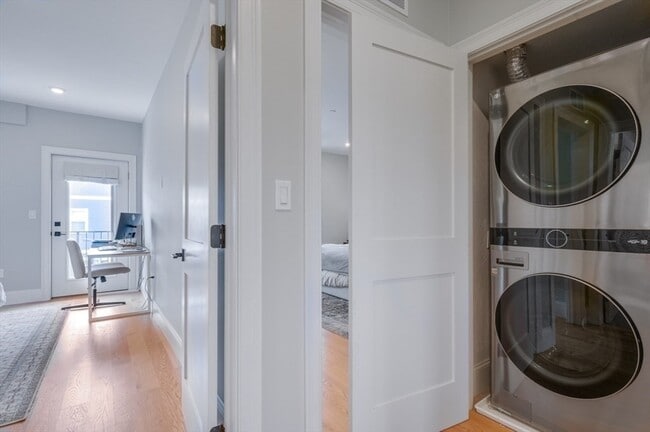 Building Photo - 31 Boardman St