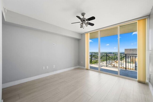 Building Photo - 610 W Las Olas Blvd