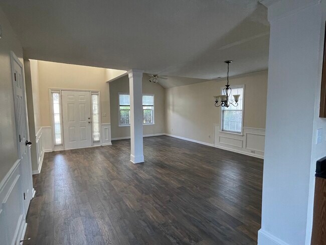 Building Photo - 511 N Water's Edge Dr