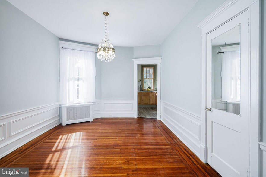 8_DINING_ROOM_1 - 6212 Webster St