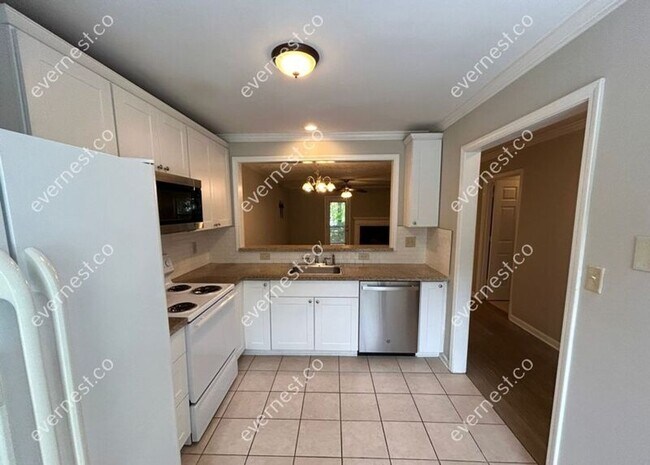 Building Photo - 2120 Newport Landing