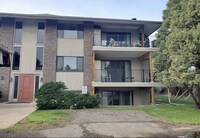 Building Photo - Beautiful 2B/2B Apartment Available Now! HALF OFF FIRST MONTHS RENT