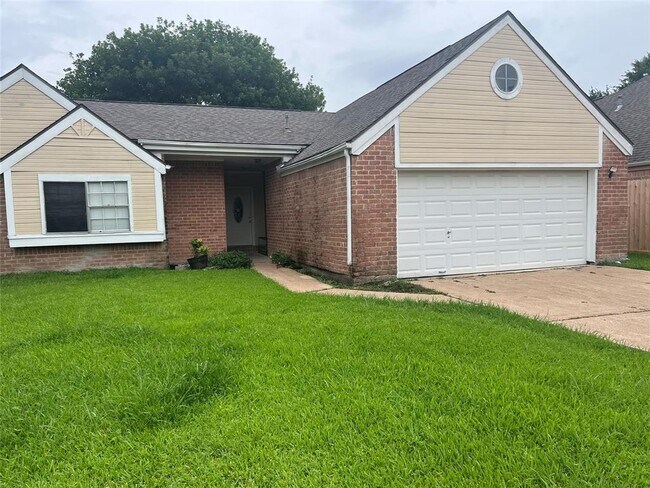 Primary Photo - 111 Kings Ct