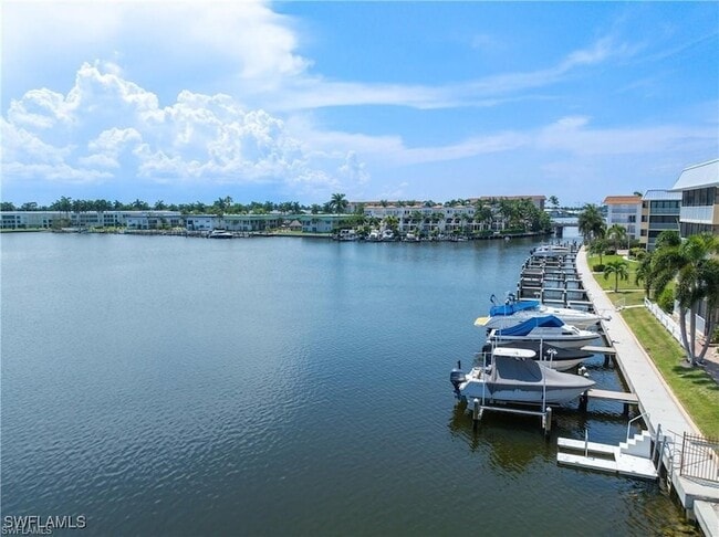 Building Photo - 3070 Gulf Shore Blvd N