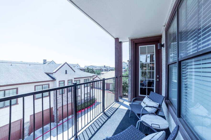 Balcony - 7342 Oak Manor Dr