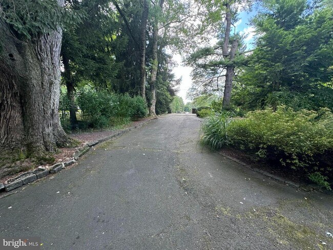 Primary Photo - 417 Wingate Rd