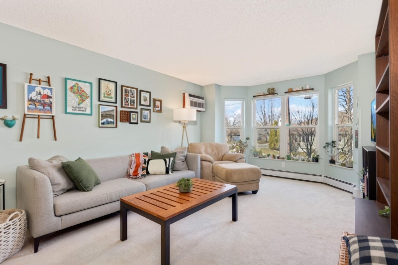 Building Photo - 720 3rd Ave NE