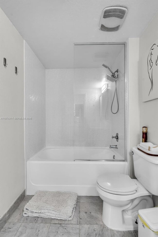 Building Photo - 500 NE 29th St