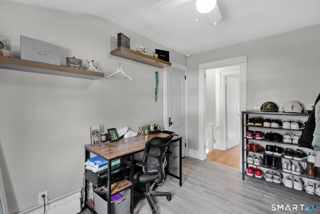 Building Photo - 829 Wells Rd