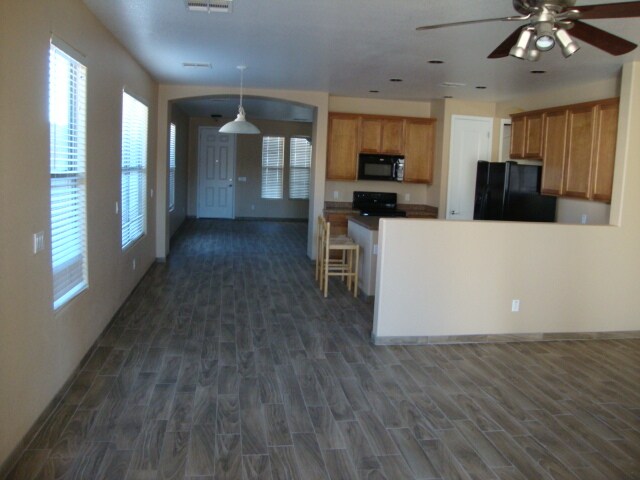Building Photo - 3579 W Mesquite Ave