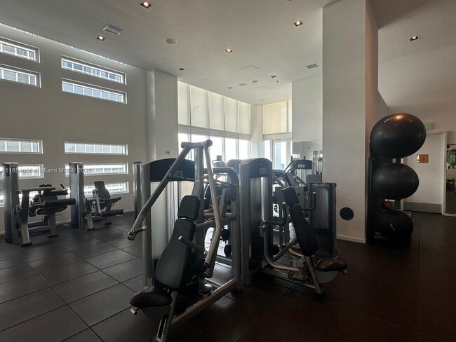 Building Photo - 1040 Biscayne Blvd