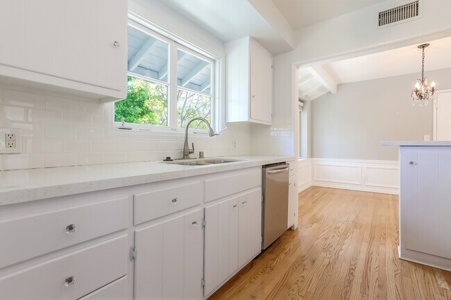 Kitchen w/ New Appliances - 4059 Woodman Cyn