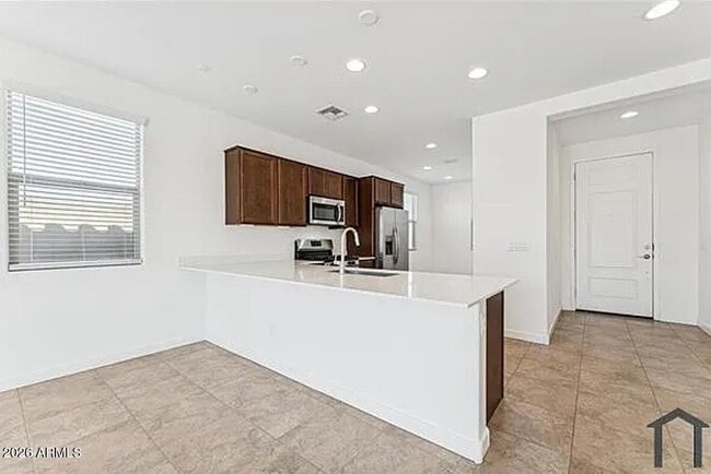 Building Photo - 8344 N 170th Ln
