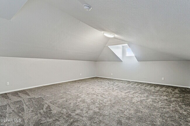 Building Photo - 2137 Shreya St