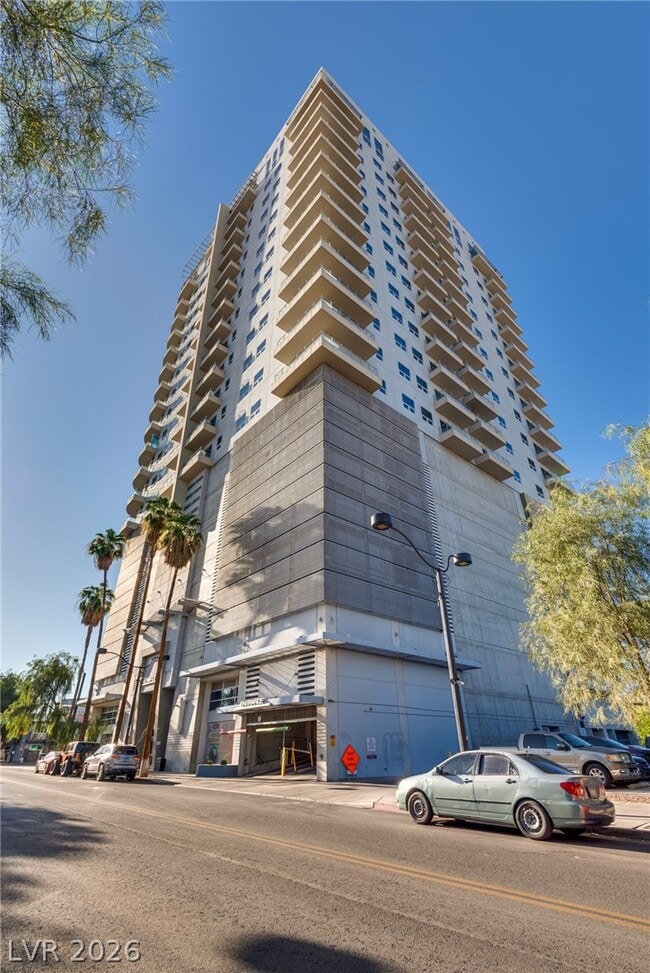 Building Photo - 200 Hoover Ave