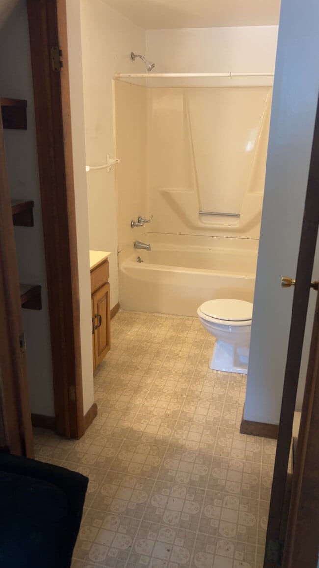 Building Photo - 432 Spring St