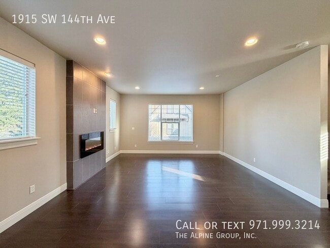Building Photo - 1915 SW 144th Ave