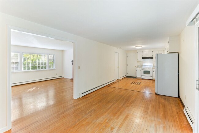 Building Photo - 49 Bramblebush Dr