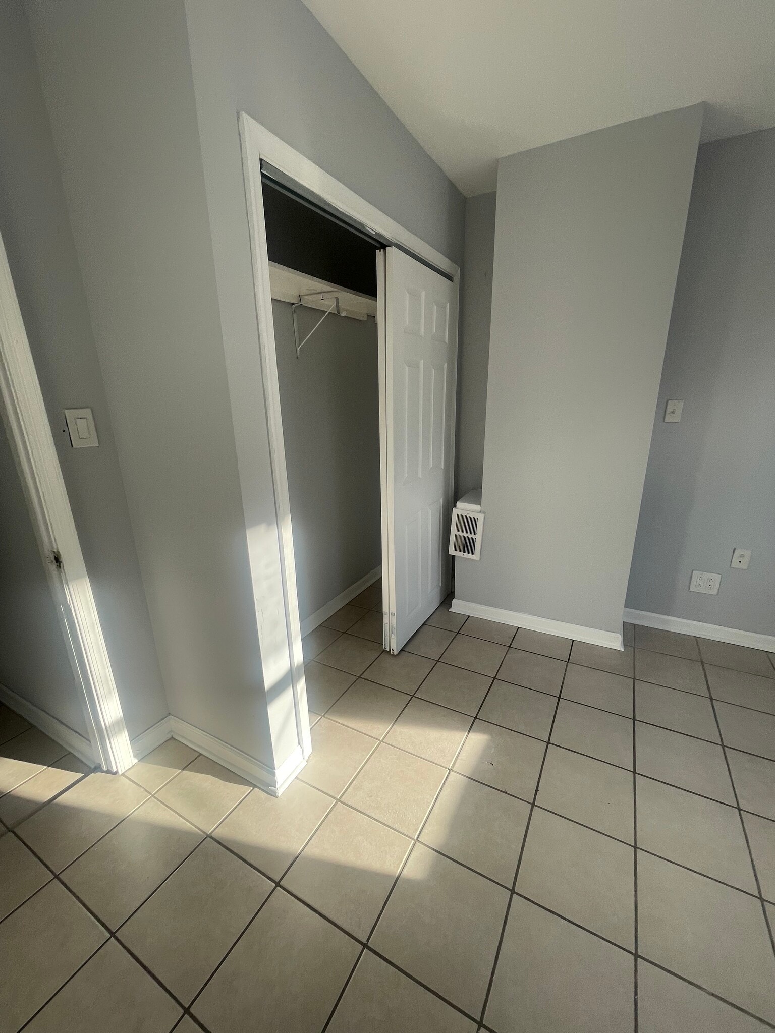 Building Photo - 2035 E Venango St