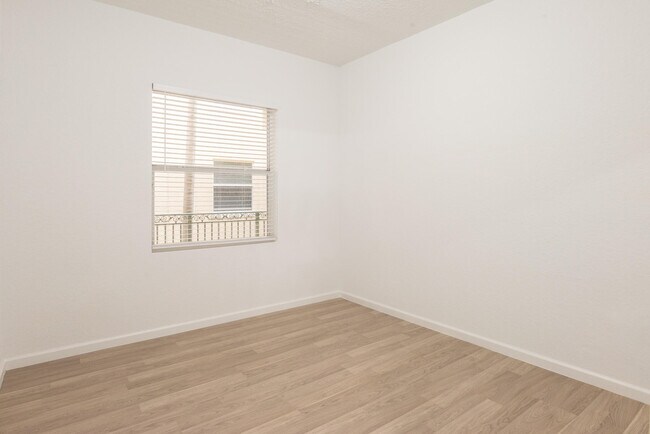 Building Photo - 1650 Presidential Way