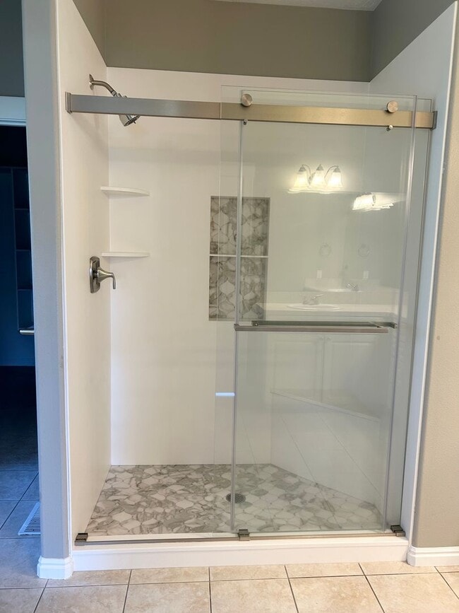 Building Photo - Lochsa Falls 5 Bedroom Home with Private B...