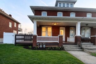 Building Photo - 908 Mount Rose Ave