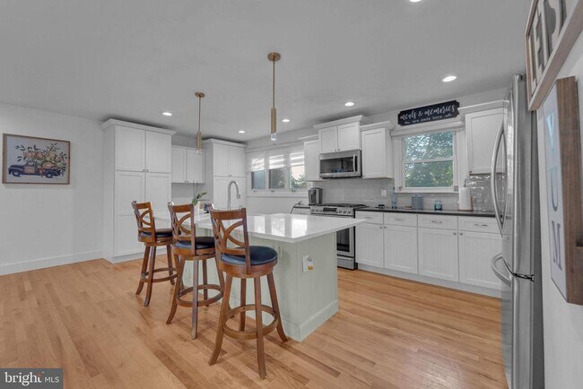 Building Photo - 91 2nd St