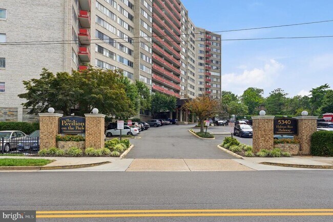 Building Photo - 5340 Holmes Run Pkwy