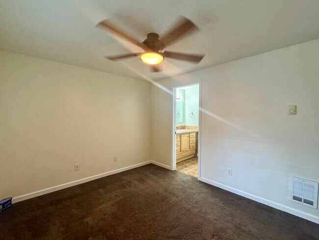 Building Photo - East Bremerton rambler with huge fenced yard...now available