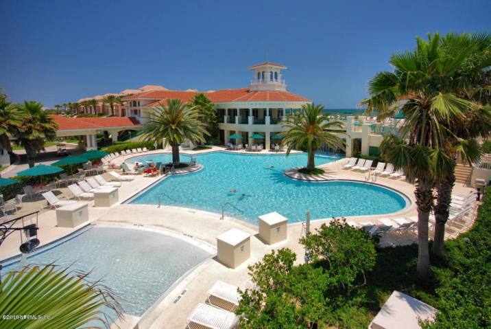 Club Pool - 120 S Serenata Dr
