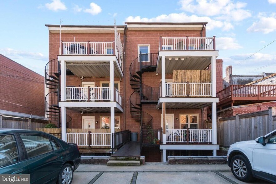 Building Photo - 1429 Clifton St NW