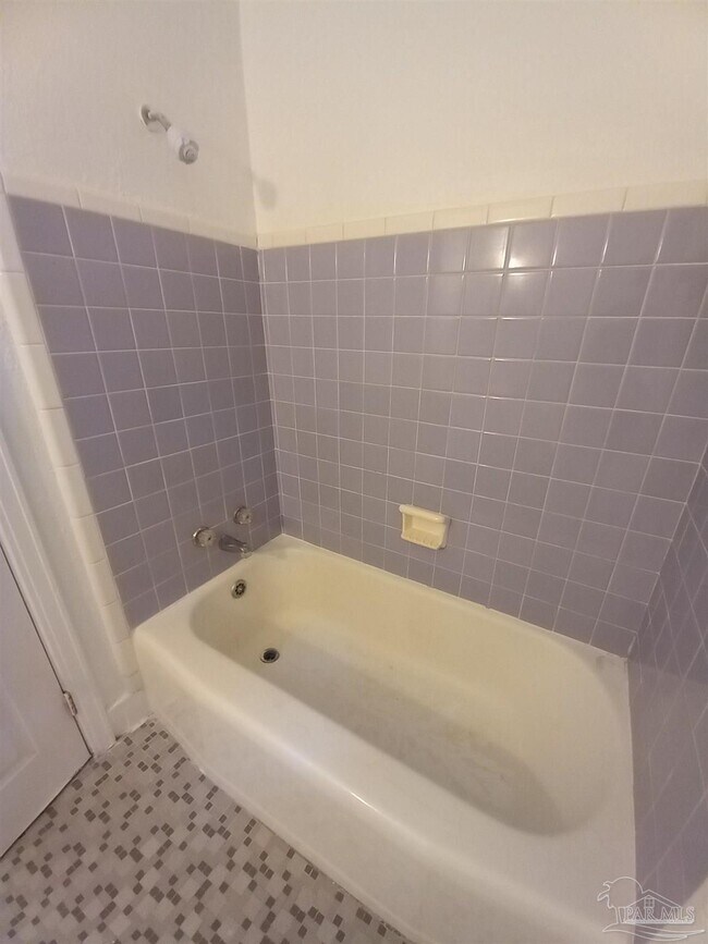 Building Photo - 113 Berkley Dr