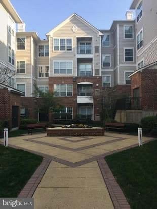 Side entrance 4860 - 4860 Eisenhower Ave