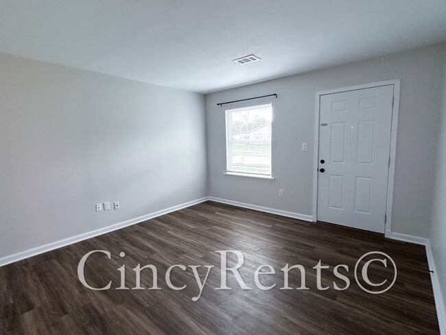 Building Photo - 988 Stratford Pl