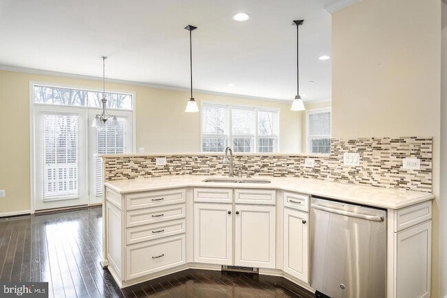 Building Photo - 10625 Legacy Ln