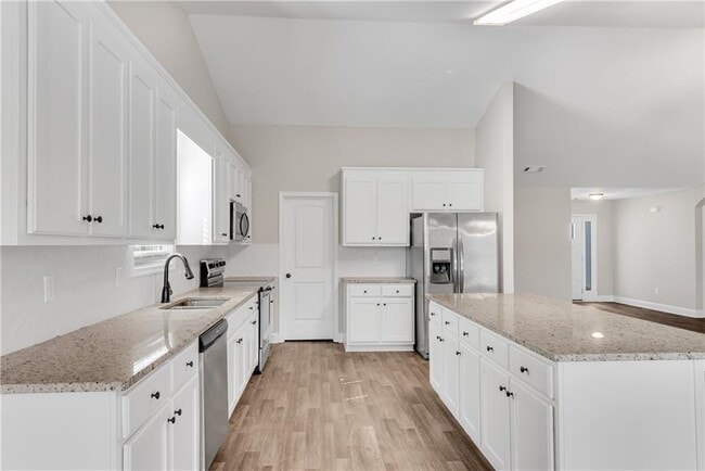 Building Photo - 2164 Savannah Dr