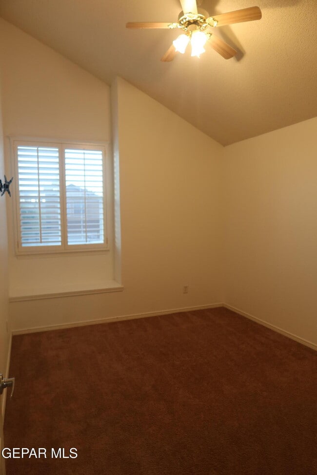 Building Photo - 12520 Twin Leaf Dr